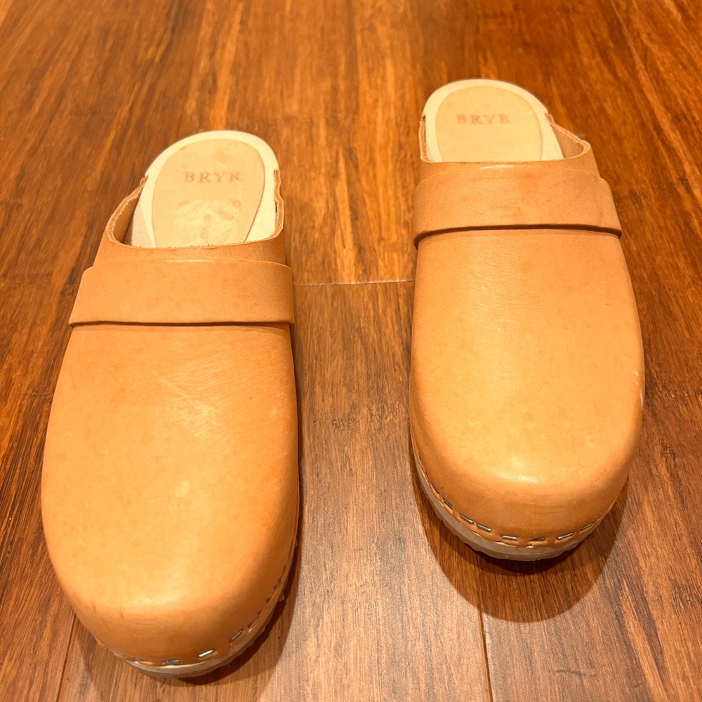 Bryr Low Heel Natural Leather Clog